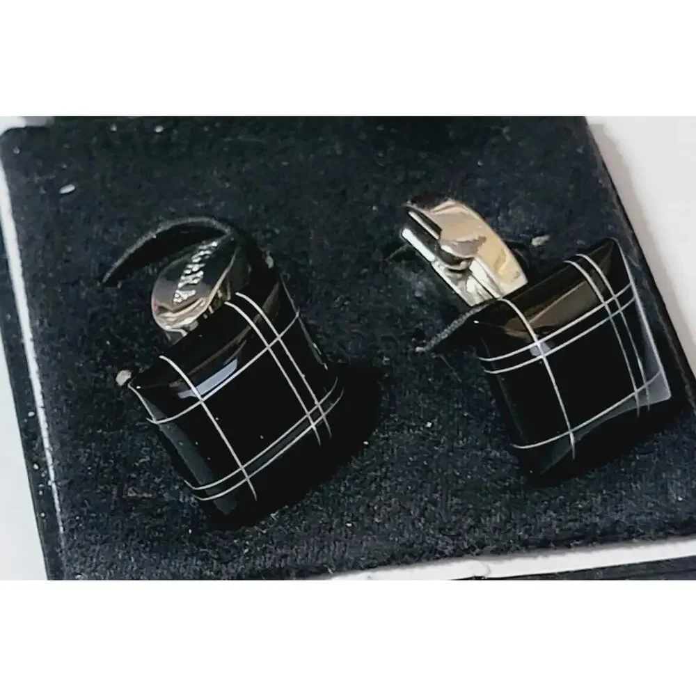 Engara cufflinks featuring